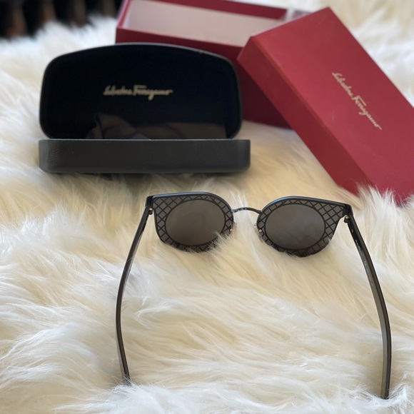 Salvatore Ferragamo 42mm Sunglasses Matte Black - Picture 9 of 16